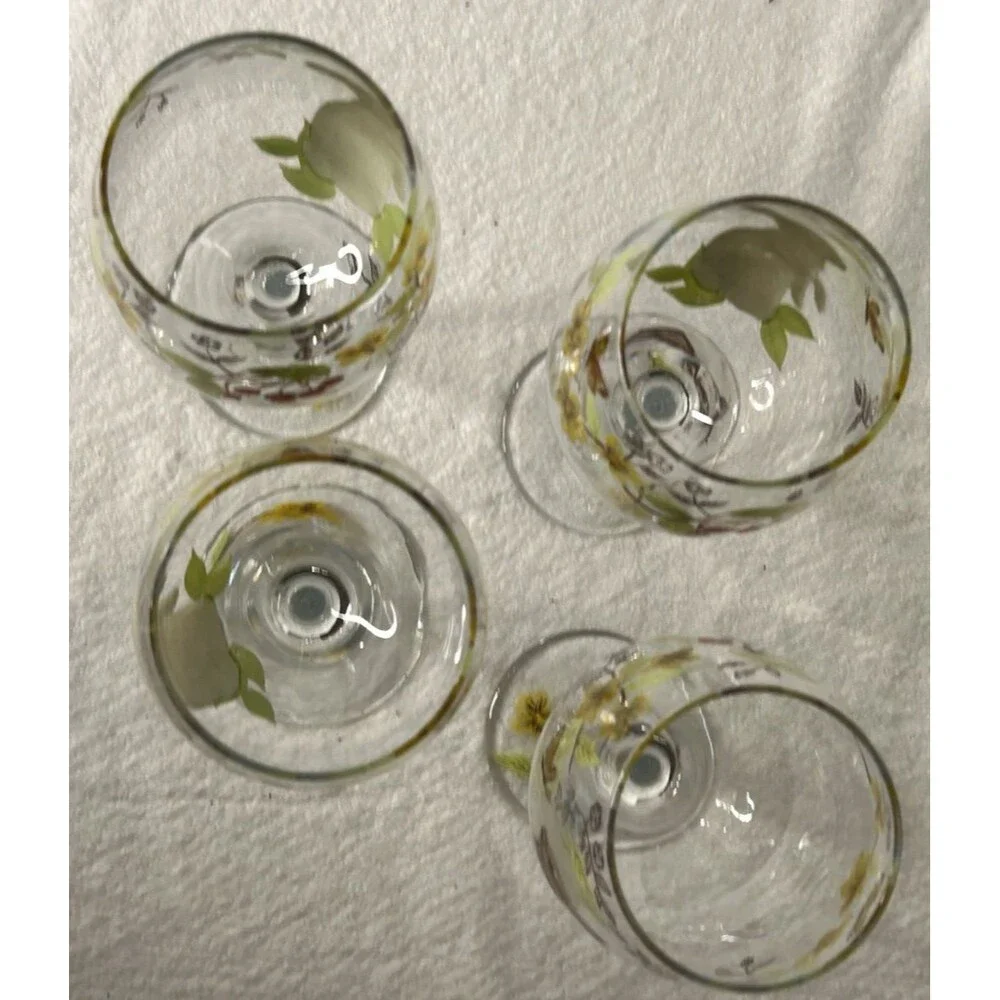 PIER 1 HAND PAINTED SOPHIE SOFIE BUNNY WINE GLASS Set of 4 GOBLET Hostess Gift